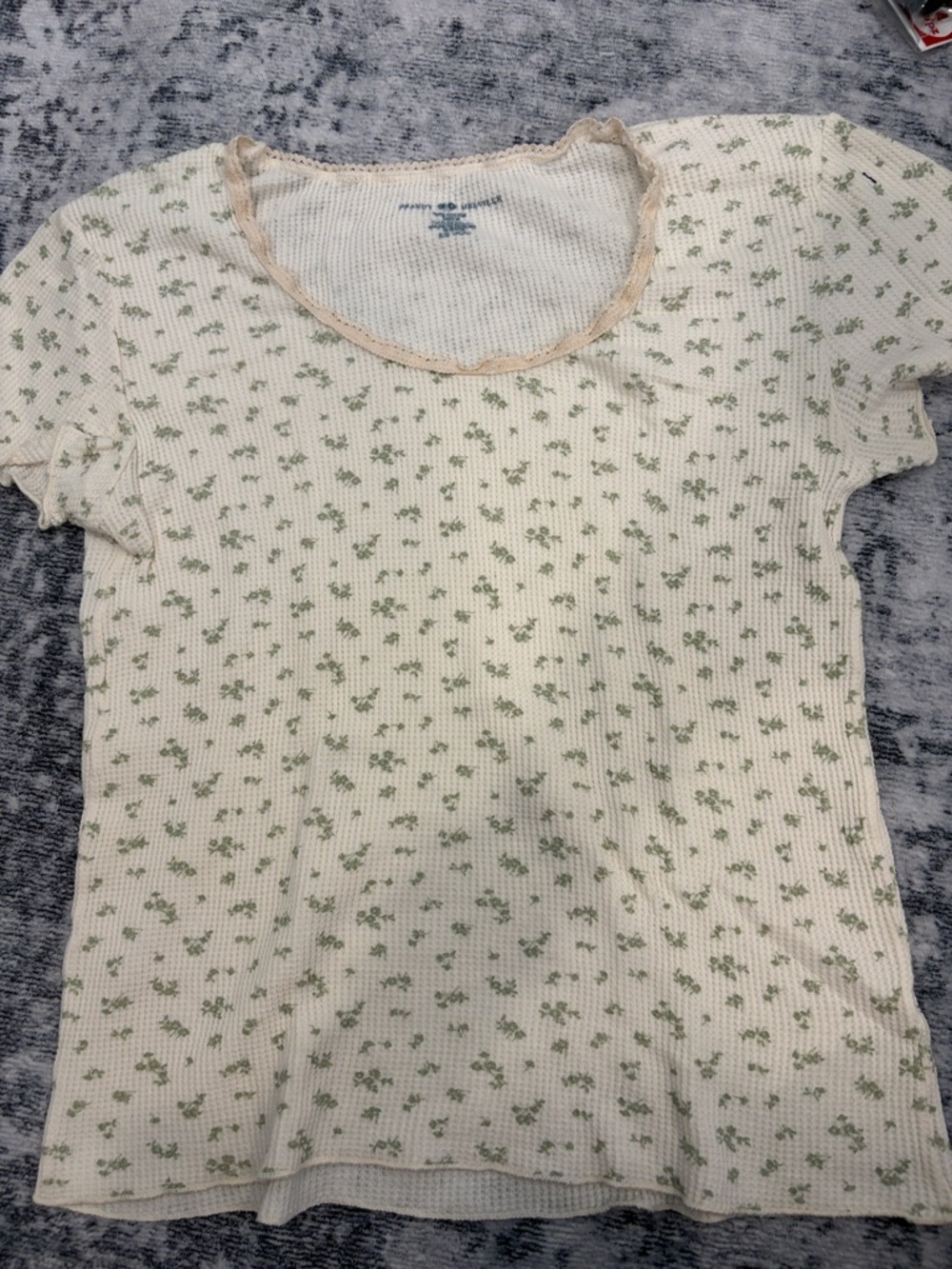 Brandy Melville ribbed Floral Short-Sleeve Scoop Neck Top